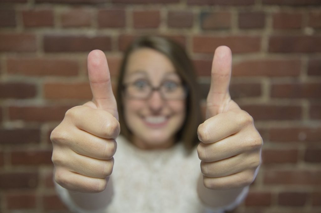 Facebook ad approval - thumbs up